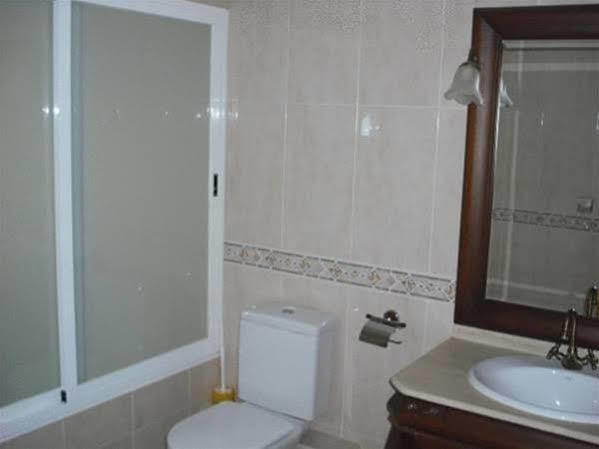 Pensión Calfred II Logroño Exterior foto